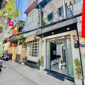 Nhà bán đường Trường Sa phường Gia Định FULL nội thất vị trí đẹp giá tốt.